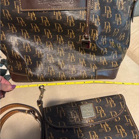 🤎Dooney & Bourke Monogram Set🤎 - Picture 9 of 13